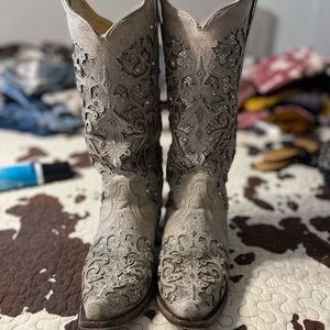 Corral Boots 7 1/2 Great condition!